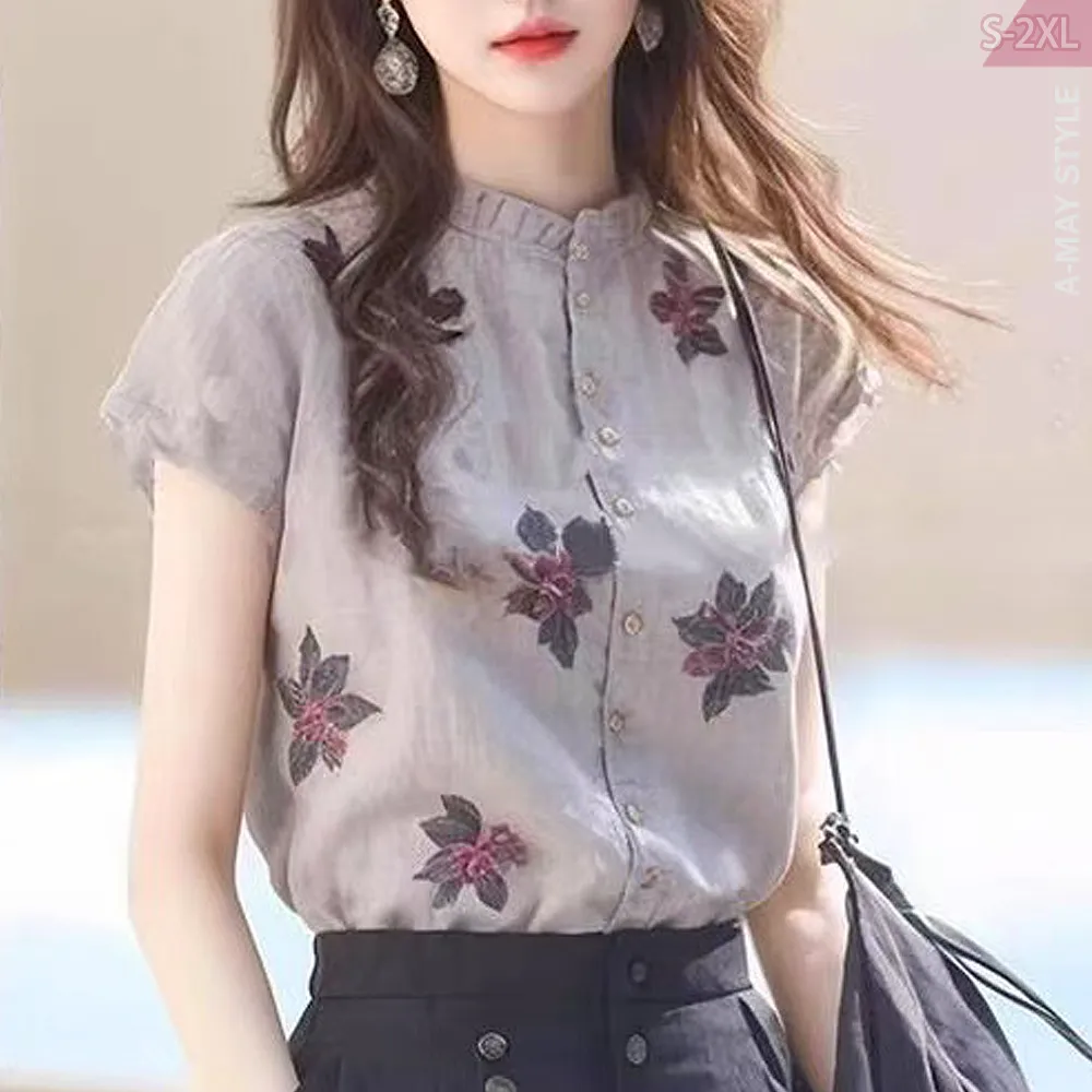 【Amay Style 艾美時尚】中大尺碼女裝 上衣 別緻花卉小立領優雅印花短袖襯衫。S-2XL(印花.預購)