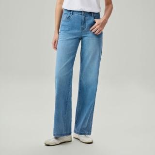 【GIORDANO 佐丹奴】女裝高彈力柔軟顯瘦寬版牛仔褲(83 淺藍)