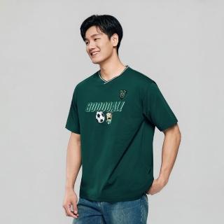 【GIORDANO 佐丹奴】男裝印花短袖T恤 小小兵足球系列(22 深翠綠)
