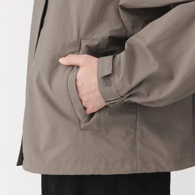 【MUJI 無印良品】女撥水加工可攜式連帽外套(象牙白/暗藍/摩卡棕/磚紅)