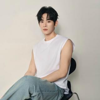 【GIORDANO 佐丹奴】韓系選品 男裝純棉圓領寬鬆無袖背心(多色任選)