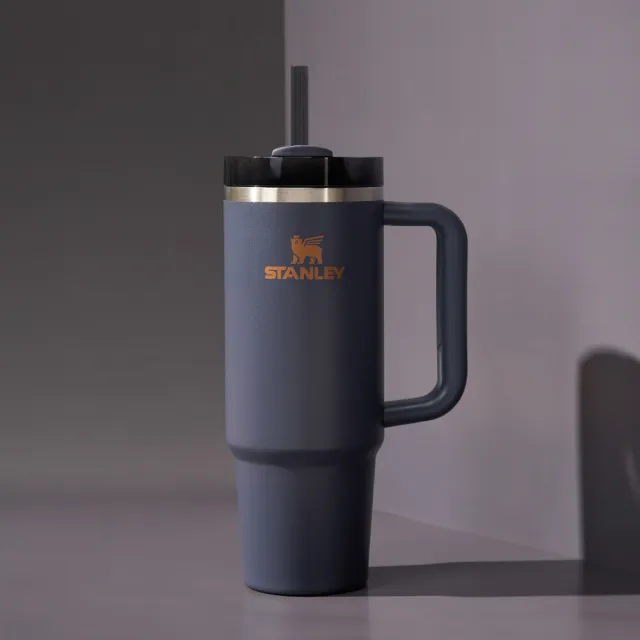 【STANLEY】吸管隨手杯2.0 0.88L+輕滑速吸水壺0.59L (主打杯款 1+1 組合)