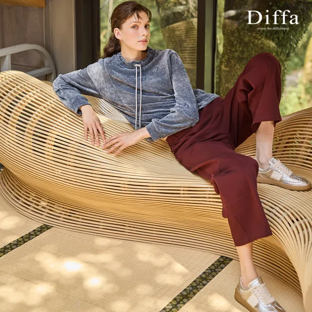 【Diffa】微立領抽繩落肩針織衫-女