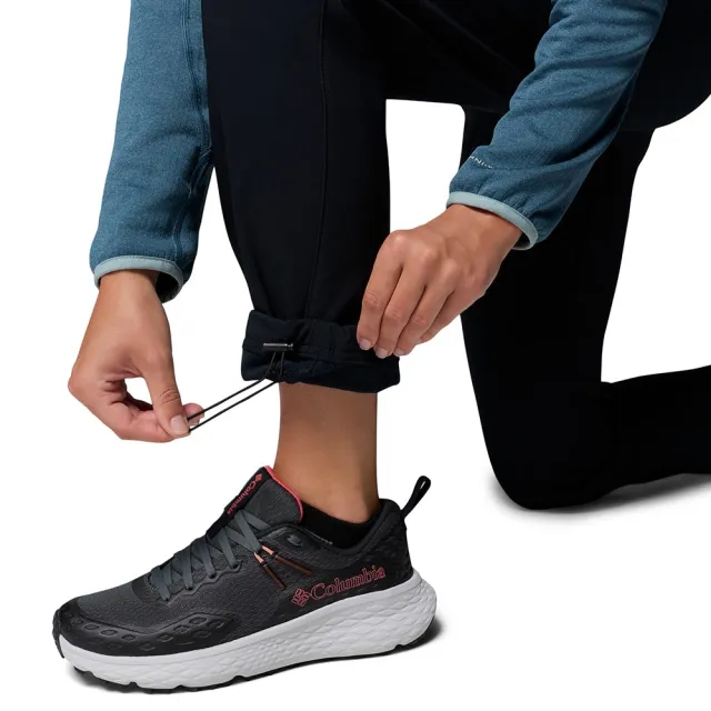【Columbia 哥倫比亞】女款-防曬UPF50防潑保暖軟殼長褲-Warm Softshell Pant-黑色(UAR44190BK/KF)
