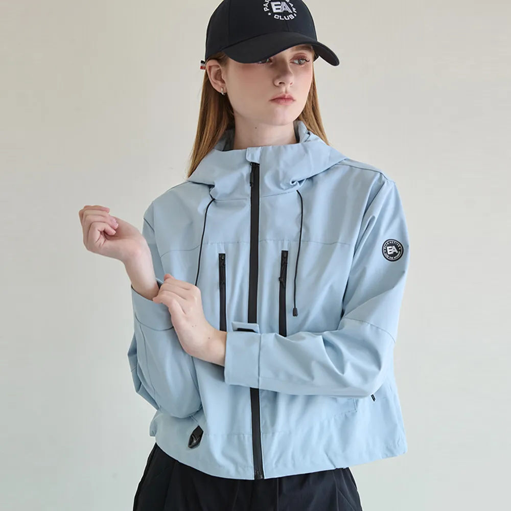 【ELLE ACTIVE】女款 機能防風防潑水連帽防曬風衣外套-淺藍色(EA25S2W6103#31)