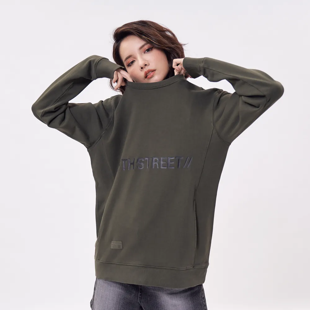 【5th STREET】中性後反光印花長袖T恤-苔綠
