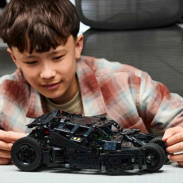 【LEGO 樂高】科技系列 42239 Batmobile Tumbler(蝙蝠俠 汽車模型 玩具車 蝙蝠車 玩具積木 禮物 周邊 收藏)