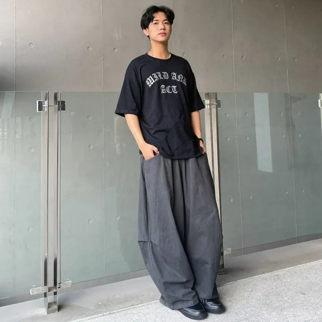 【AMERO】男女同款 短袖圓領Ｔ恤 美式哥德印花