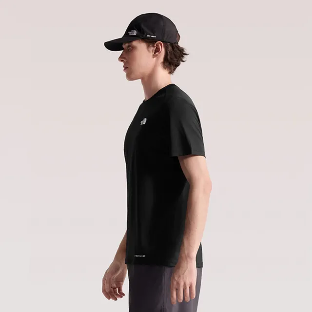 【The North Face】北面男款黑色UPF防曬透氣休閒短袖T恤｜83TOJK3(抗UV/排汗衫)