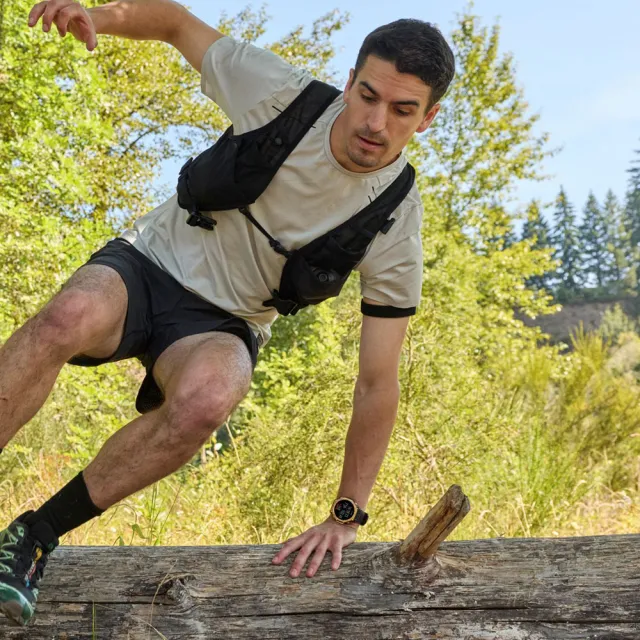 【Amazfit 華米】T-Rex 3 PRO五級鈦合金智慧手錶-極地金(雙色LED手電筒/藍寶石鏡面/身體電量/3000 nits亮度