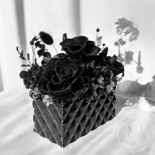 【Floral M】Dark Rose暮光之城黑玫瑰永生花禮贈香氛油(乾燥花/永生花/情人節花禮/生日禮物/開幕花禮)
