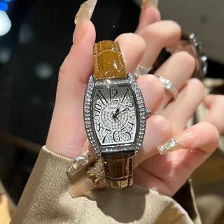 【LEESA】手錶\石英錶\腕錶\酒桶型手錶\皮革腕錶\女生手錶\水鑽手錶\復古手錶\滿天星手錶\鋼帶