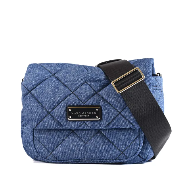 【MARC JACOBS】鐵牌LOGO牛仔刷色菱格縫線翻蓋磁釦斜背包-單寧藍
