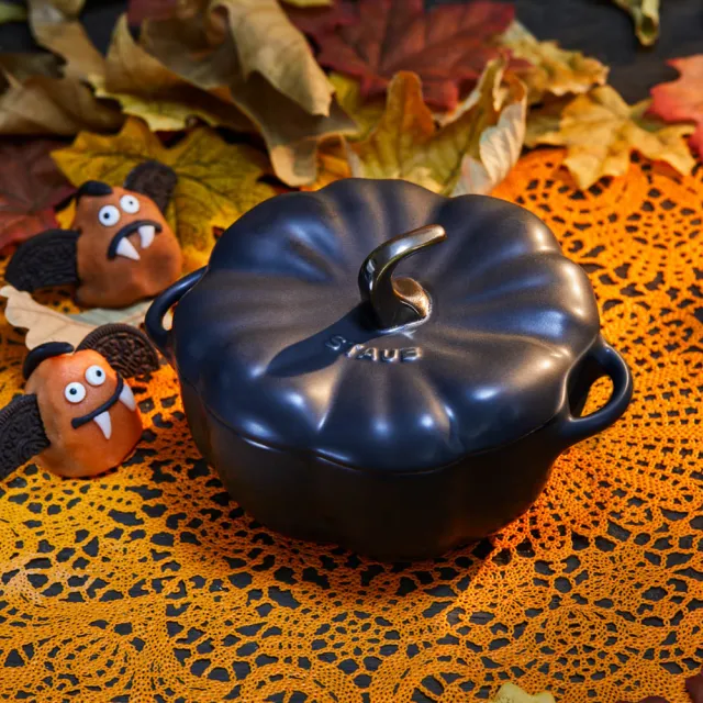 【STAUB】橢圓琺瑯鑄鐵鍋雙耳煎烤盤23cm+南瓜烤盅陶缽16cm+矽膠鍋把手(德國雙人牌集團官方直營)