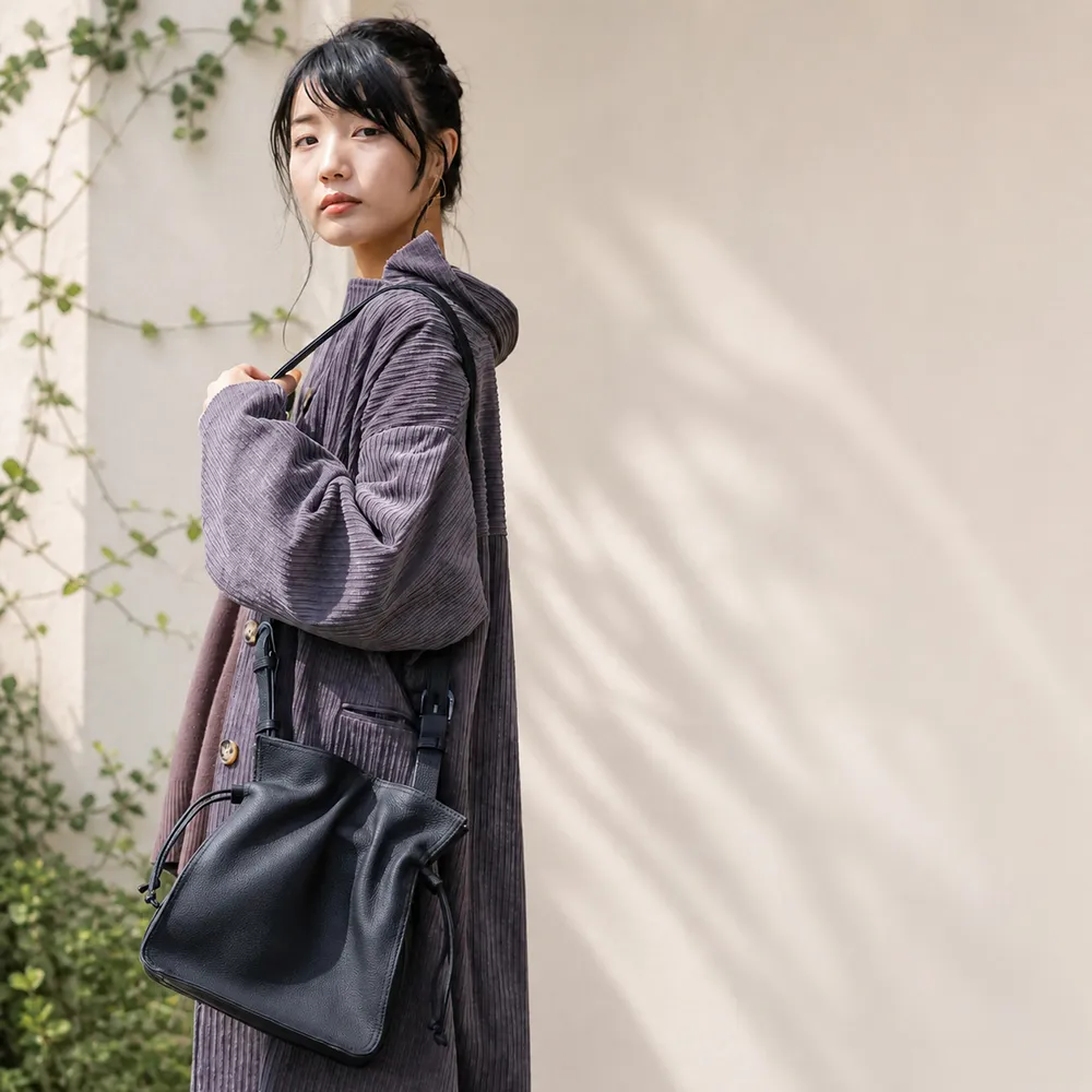 【WHOSE BAG】雙11 頭層牛皮抽繩斜背包｜女用真皮通勤小包 入門款百搭側背包 NO.WB056