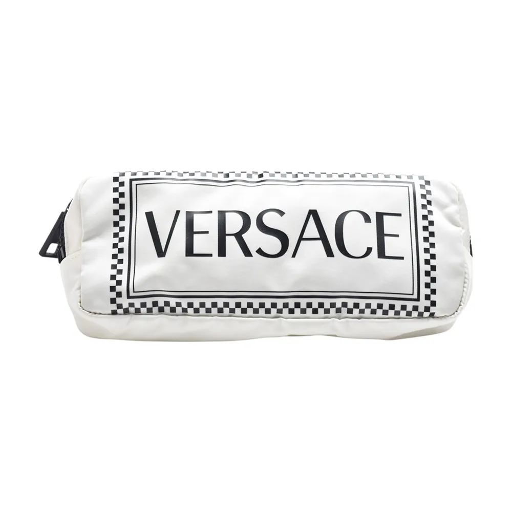 【VERSACE 凡賽斯】經典品牌復古L型LOGO方形腰包(白色DV3G688-DNYVER_DBN)