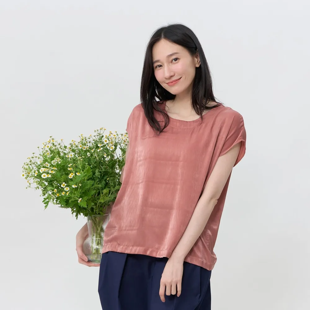 【so that’s me 好我】Cindy圓領寬版落肩絲光上衣 (珊瑚粉)
