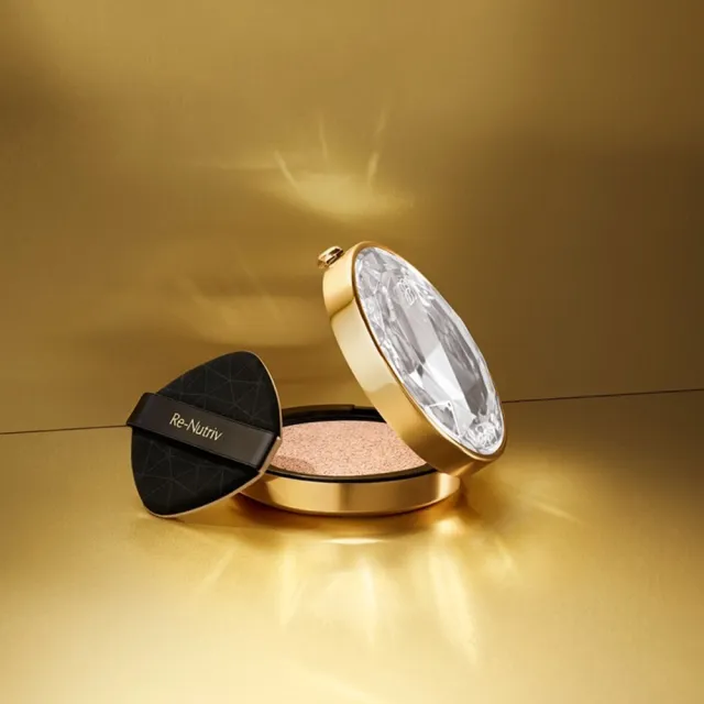 【Estee Lauder 雅詩蘭黛】白金級鑽光精華氣墊粉餅(一組兩蕊)