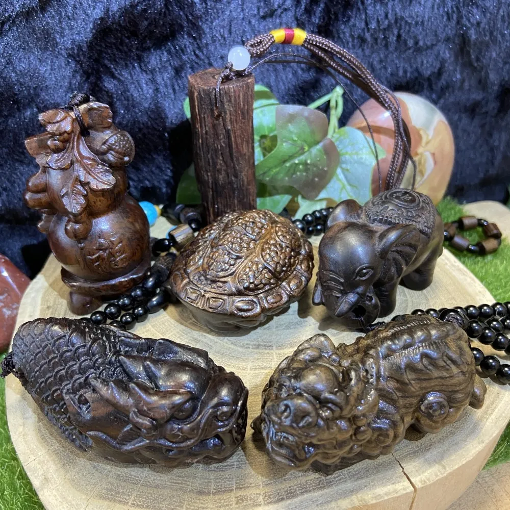 【Cozy 世界水晶原礦與茶】檀木雕刻手把玩 16-8(具有安定提神的功效)