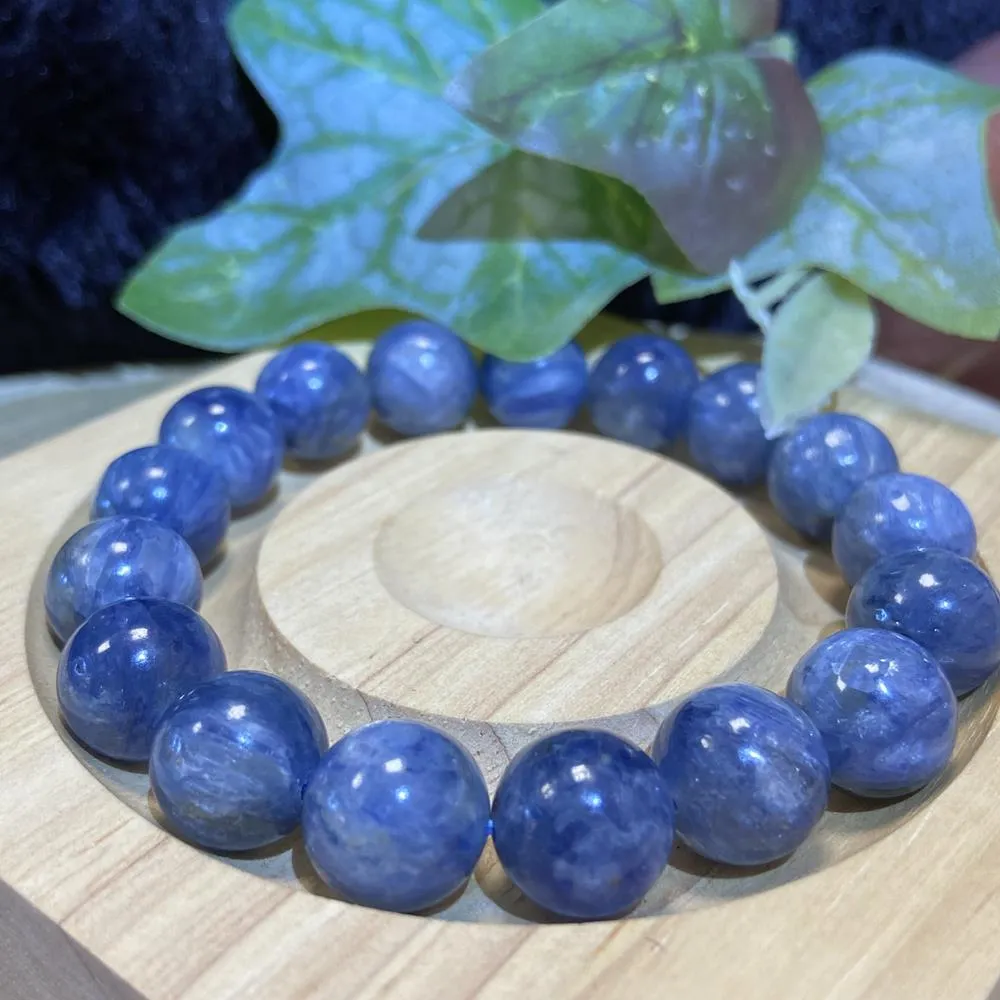 【Cozy 世界水晶原礦與茶】天然藍晶 12mm+ 20-2(提升正面表達力 平緩情緒的功效)