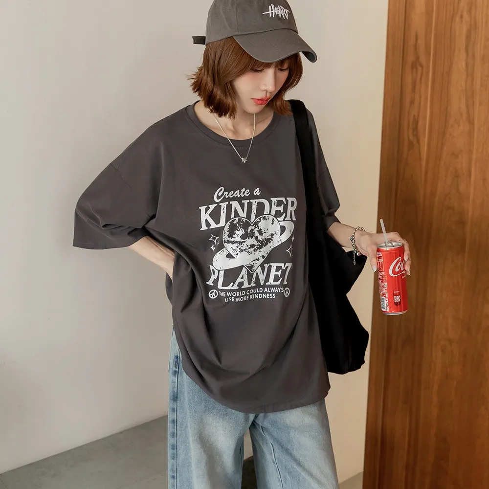 【OB 嚴選】純棉愛心星球印花寬鬆短袖上衣 《AB21427》 適 3L~5L