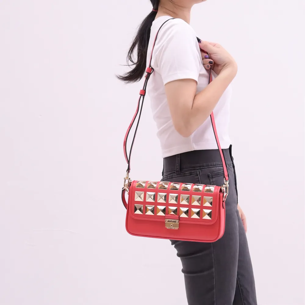 【Michael Kors】經典LOGO壓釦鉚釘翻蓋肩斜兩用包學院包(橘紅)