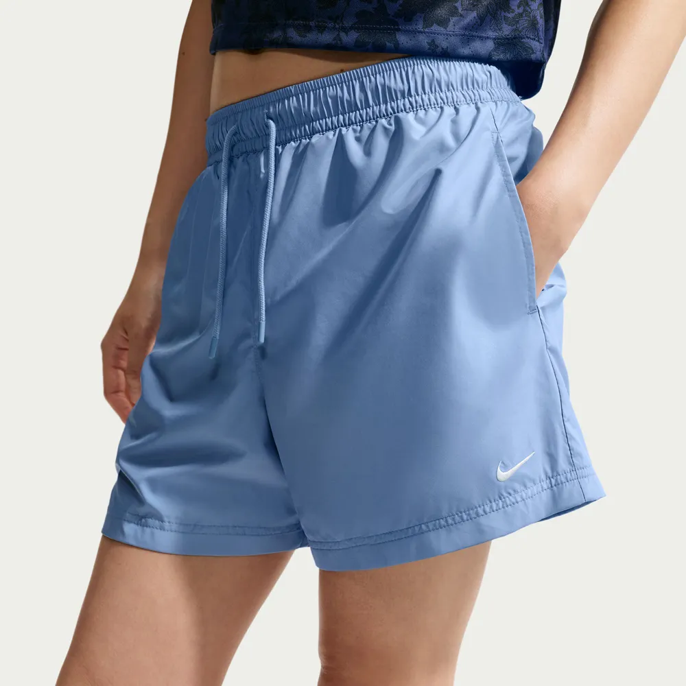 【NIKE 耐吉】短褲 女 運動褲 AS W NSW MR ESSNTL WVN SHORT 藍 FV7558-486